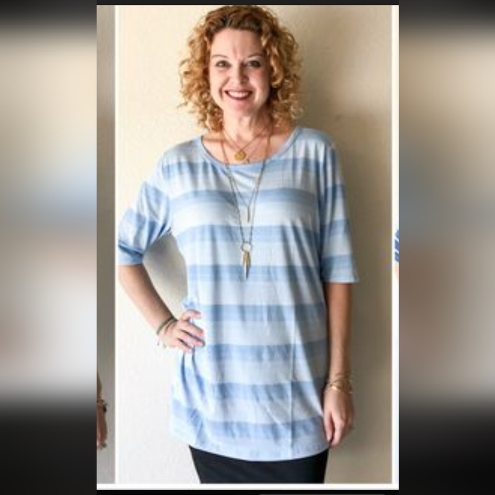 LulaRoe Gigi  T-Shirt